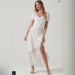 ASTR The Label Dayanara Floral Midi Dress